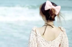 娱乐吃瓜酱背影图片女,揭秘娱乐吃瓜酱背后的神秘女生