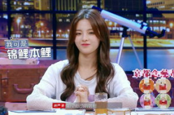 娱乐吃瓜杨超越,从娱乐吃瓜到现象级偶像的蜕变之路